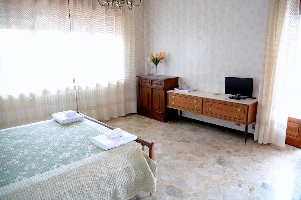 몸벨로 몬페라토 Casa Giordano B&B 외부 사진