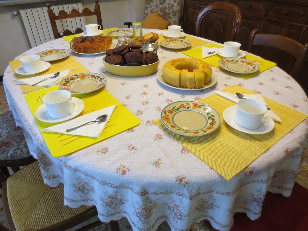 몸벨로 몬페라토 Casa Giordano B&B 외부 사진