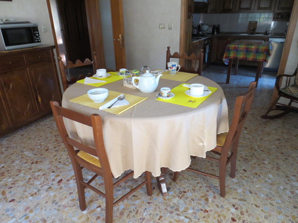몸벨로 몬페라토 Casa Giordano B&B 외부 사진